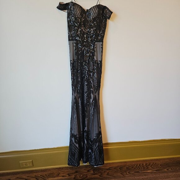 Fashion Nova ArtDeco Sequined Black Mesh Gown  Off-Shoulder Mermaid silhouette M - Picture 1 of 8